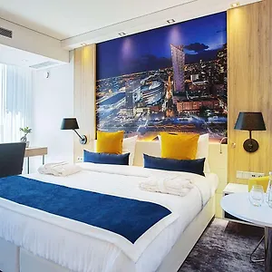 Golden Tulip Airport Отель
