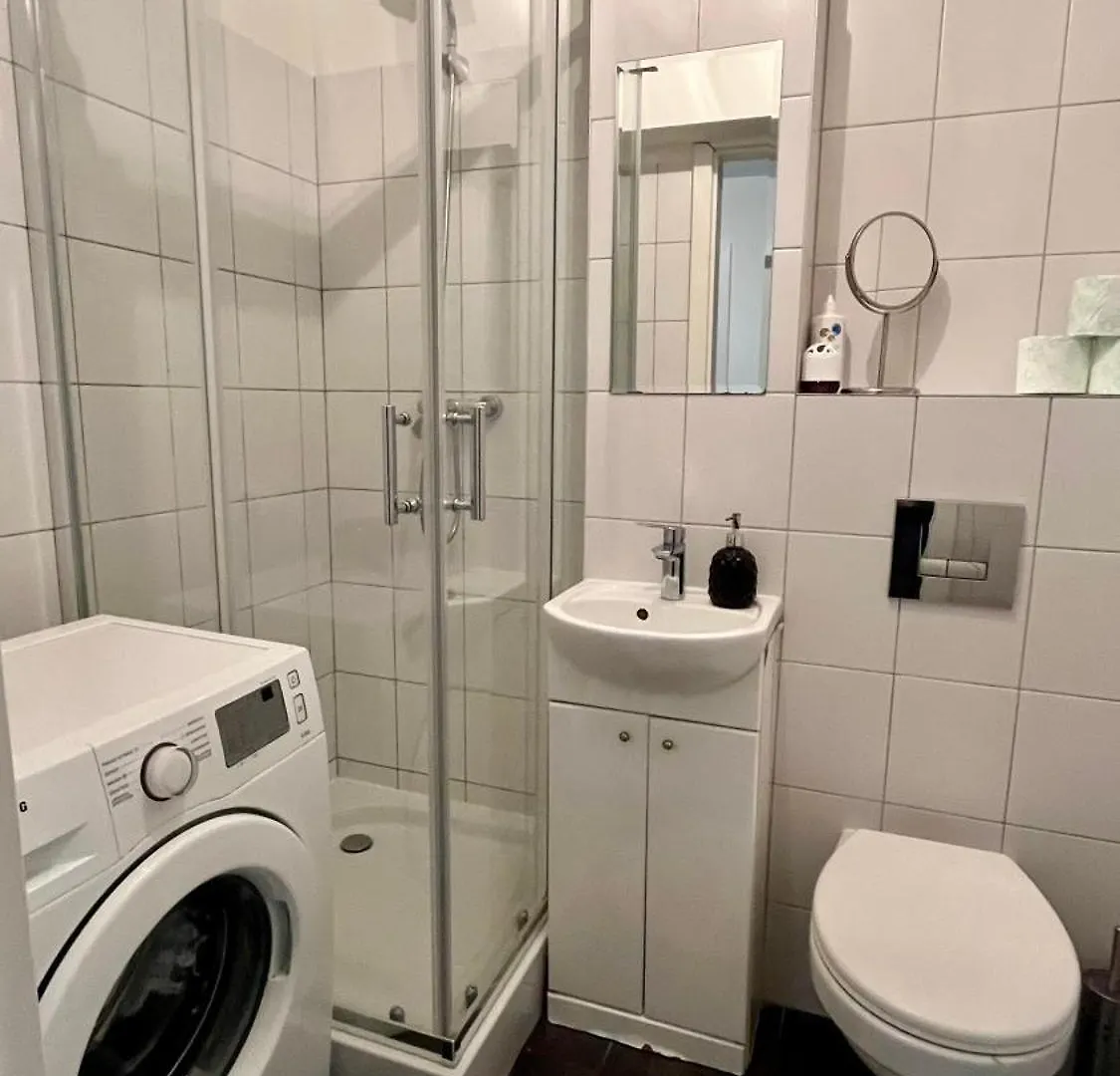 Homestay Rooms In Warsaw - C106B
